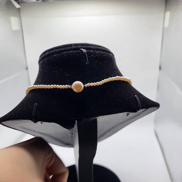 Vintage Old Hollywood Glam Style Graduated Pearl Necklace - Picture 3 of 3